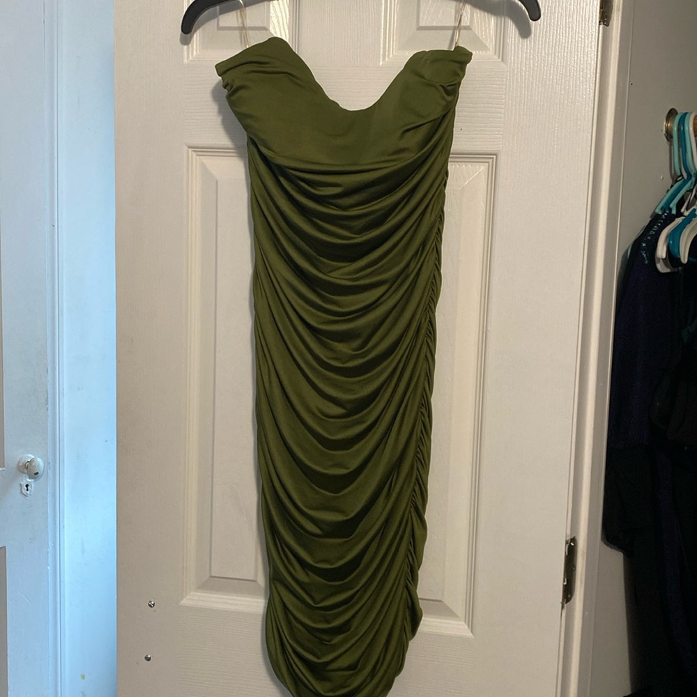 Fashion nova green strapless midi dress only worn once!